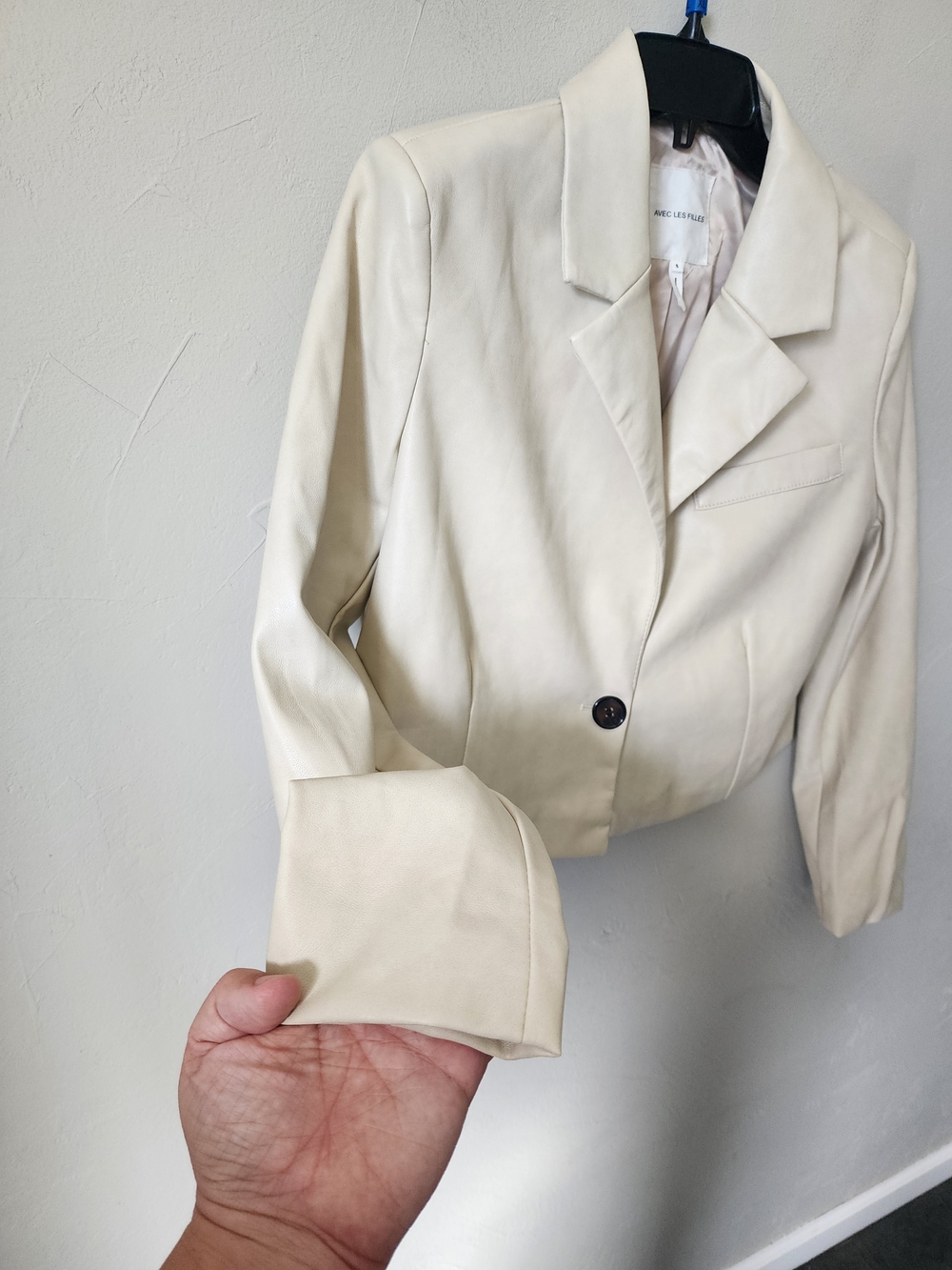 Avec Les Filles Cream Cropped Blazer Size Small - Picture 2 of 5